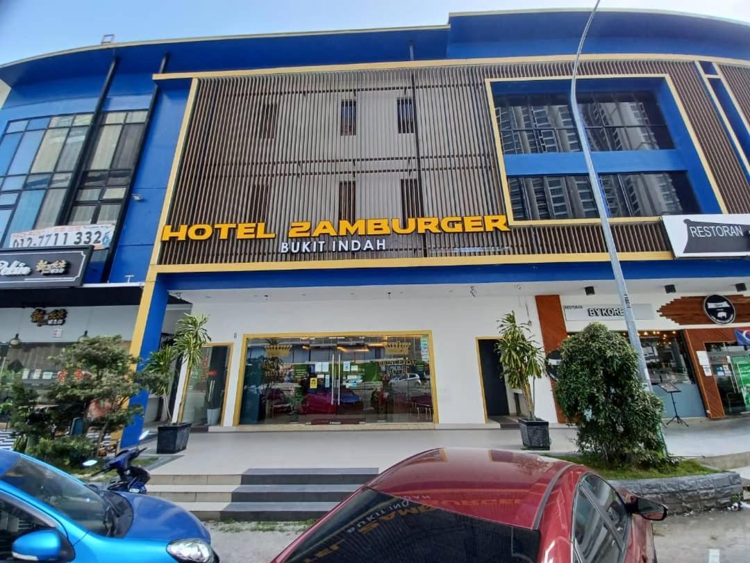 Hotel Zamburger Bukit Indah Джохор Бахру Екстериор снимка