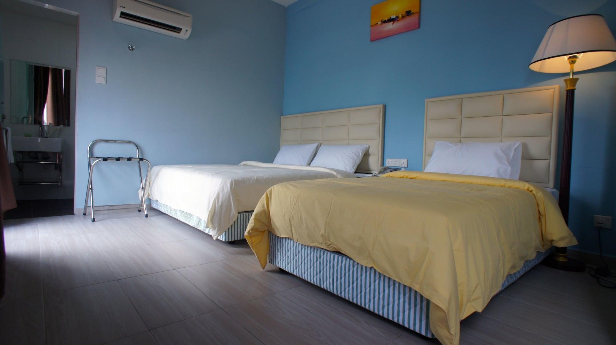 Hotel Zamburger Bukit Indah Джохор Бахру Екстериор снимка