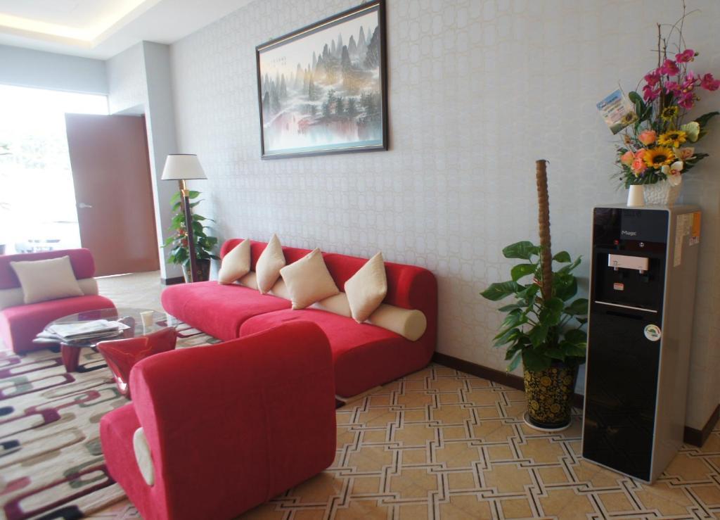 Hotel Zamburger Bukit Indah Джохор Бахру Екстериор снимка